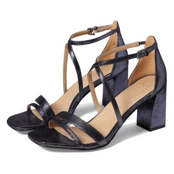 NATURALIZER Tiff Ankle Strap Sandals (WIDE) - Picture 1 of 8